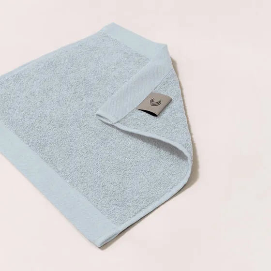 Duurzame lichtblauw Luna gezichtsdoek (4 stuks) van 67% gerecycled katoen en 33% polyester, 500 g/m², hoge kwaliteit, zacht, absorberend en sneldrogend.